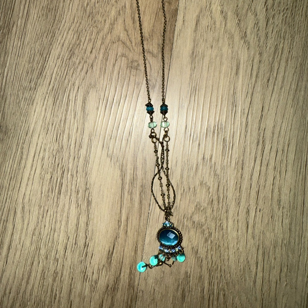 ⭐️Elegant Blue‎ and Gold Necklace⭐️
